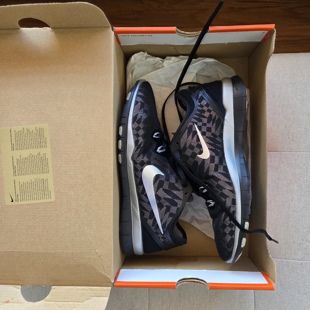 Nike Free 5.0 Black Metallic Sneakers Womens 7.5 TR Fit 5 Chic Athleisure Shoes - Picture 2 of 14